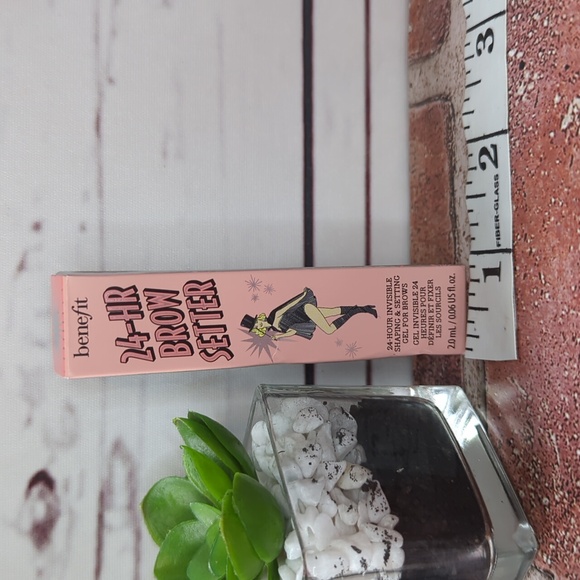 Benefit Cosmetics 24-Hour Invisible Brow Setter Gel (Travel Size) 0.06 fl. oz. - Picture 9 of 12